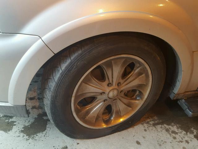 5LMFU27R04LJ40464 - 2004 LINCOLN NAVIGATOR 银色 照片 9