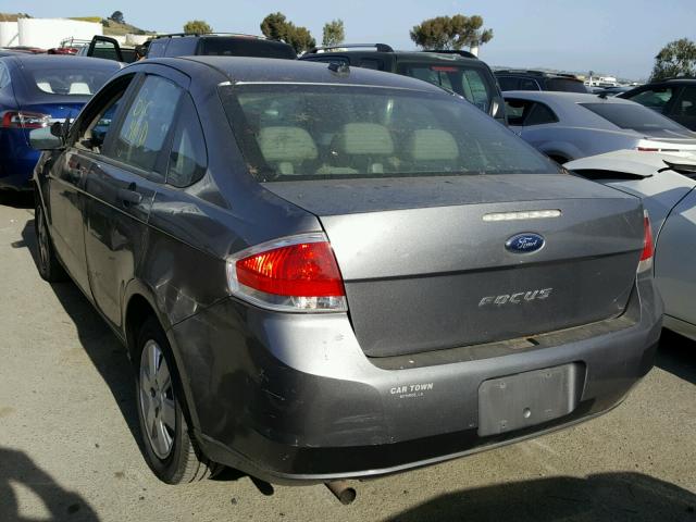 1FAHP3EN3AW266881 - 2010 FORD FOCUS S GRAY photo 3