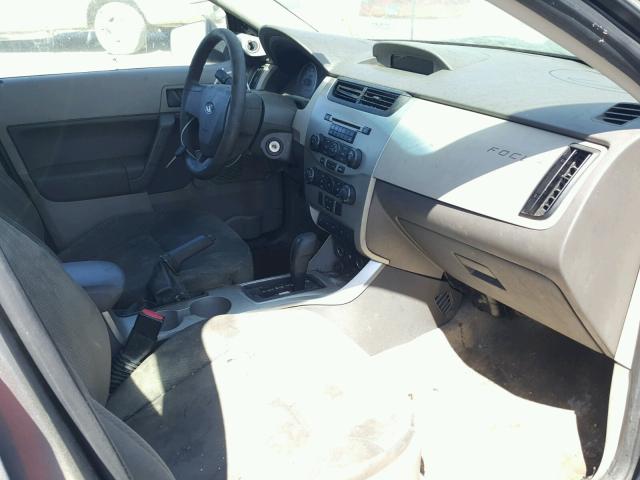 1FAHP3EN3AW266881 - 2010 FORD FOCUS S GRAY photo 5