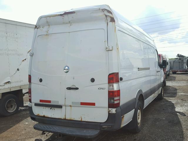 WDYPE845675163208 - 2007 FREIGHTLINER SPRINTER 2 WHITE photo 4