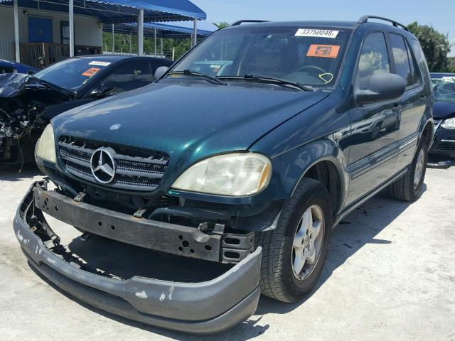 4JGAB54EXWA024631 - 1998 MERCEDES-BENZ ML 320 GREEN photo 2