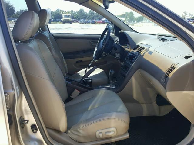 JN1CA31D41T603355 - 2001 NISSAN MAXIMA GXE GOLD photo 5