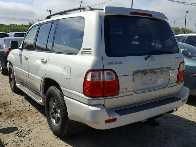 JTJHT00W513505690 - 2001 LEXUS LX 470 WHITE photo 3