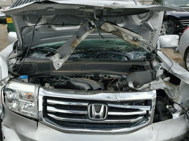 5FNYF3H99CB026754 - 2012 HONDA PILOT TOUR SILVER photo 7