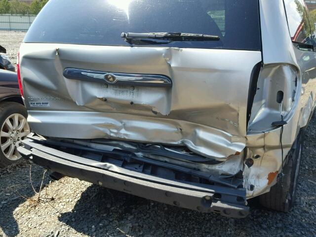 2C8GP64L35R365172 - 2005 CHRYSLER TOWN & COU BEIGE photo 9