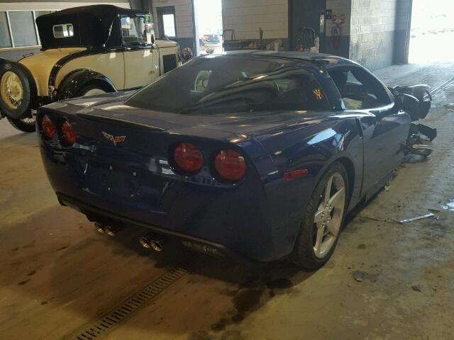 1G1YY24U555117029 - 2005 CHEVROLET CORVETTE BLUE photo 4