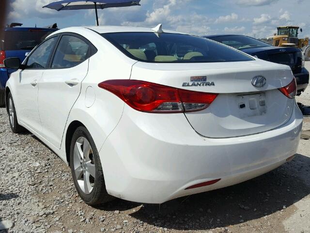 5NPDH4AE6BH045591 - 2011 HYUNDAI ELANTRA WHITE photo 3