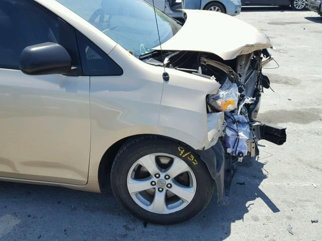 5TDZK3DC7BS127349 - 2011 TOYOTA SIENNA BAS GOLD photo 9