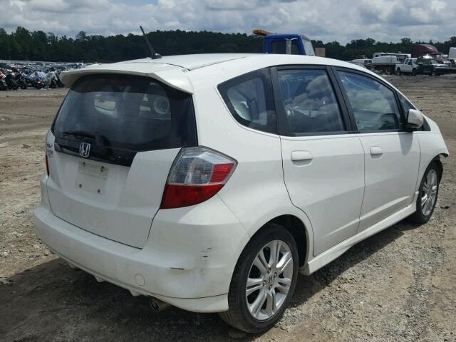 JHMGE8H40AC025520 - 2010 HONDA FIT SPORT WHITE photo 4