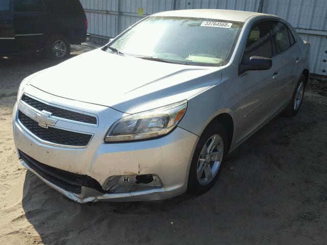 1G11B5SA9DF298917 - 2013 CHEVROLET MALIBU LS 银色 照片 2