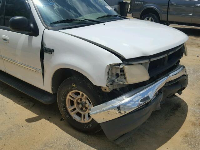 1FMRU15W01LA10165 - 2001 FORD EXPEDITION WHITE photo 9