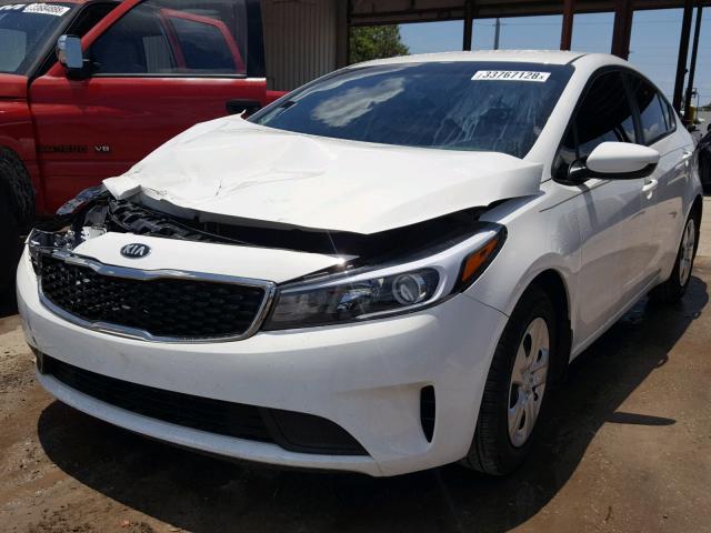 3KPFK4A71HE047693 - 2017 KIA FORTE LX WHITE photo 2