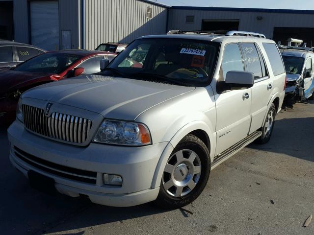 5LMFU28596LJ00026 - 2006 LINCOLN NAVIGATOR BEIGE photo 2
