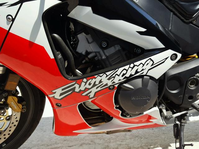 JH2SC44371M101355 - 2001 HONDA CBR900 RE WHITE photo 7