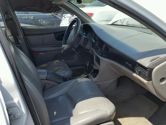 2G4WF5217W1545570 - 1998 BUICK REGAL GS WHITE photo 5