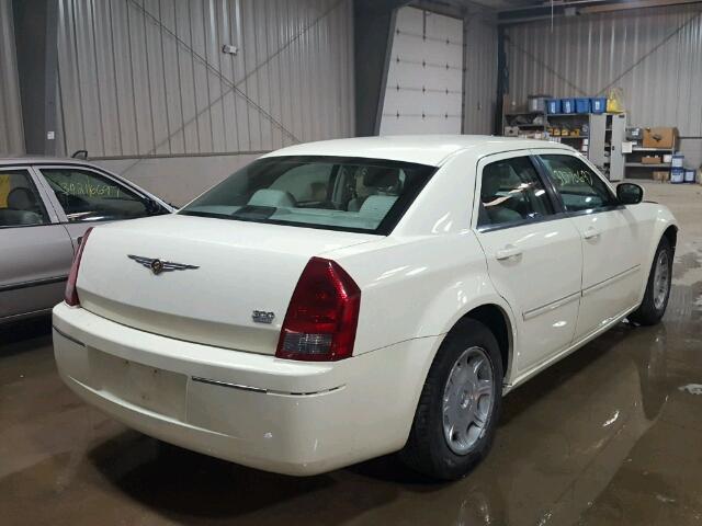 2C3LA53GX6H146267 - 2006 CHRYSLER 300 TOURIN CREAM photo 4