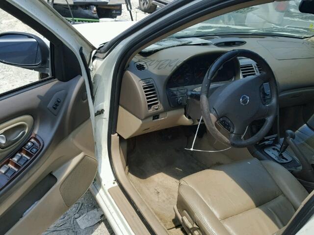 JN1DA31D42T428773 - 2002 NISSAN MAXIMA GLE WHITE photo 9