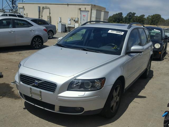 YV1MJ682672286890 - 2007 VOLVO V50 T5 SILVER photo 2