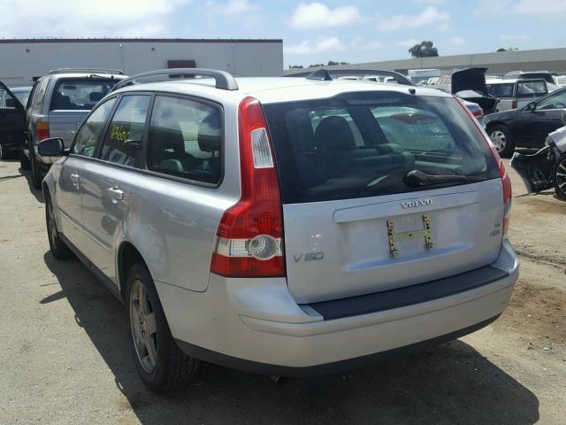 YV1MJ682672286890 - 2007 VOLVO V50 T5 SILVER photo 3