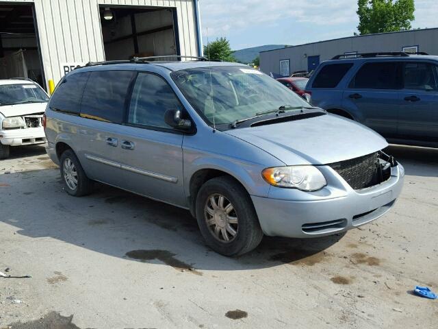 2C4GP54L75R587578 - 2005 CHRYSLER TOWN & COU BLUE photo 1