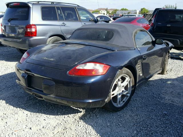 WP0CA29885U712755 - 2005 PORSCHE BOXSTER BLACK photo 4