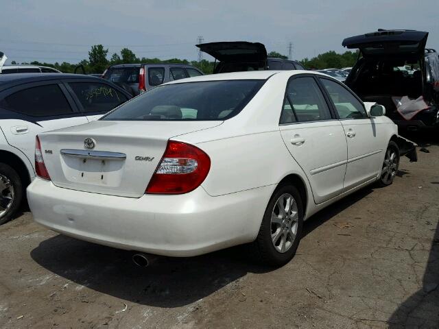 JTDBE32K140250993 - 2004 TOYOTA CAMRY WHITE photo 4