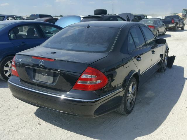 WDBUF70J55A747613 - 2005 MERCEDES-BENZ E 500 BLACK photo 4