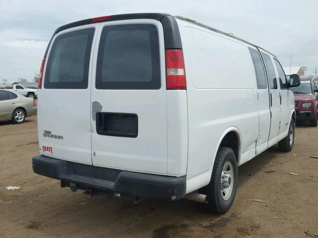 1GTGG29V231211266 - 2003 GMC SAVANA G25 WHITE photo 4