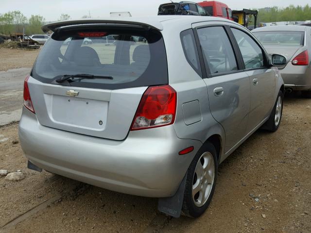 KL1TD62645B306580 - 2005 CHEVROLET AVEO BASE Gümüş foto 4