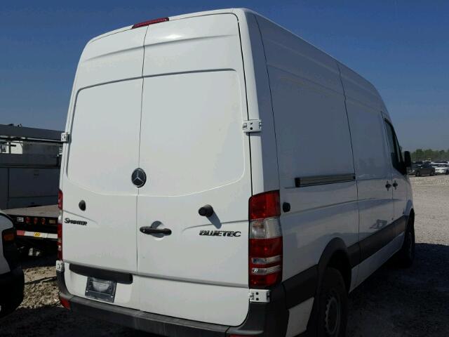 WD3PE7CC1D5764814 - 2013 MERCEDES-BENZ SPRINTER 2 WHITE photo 4