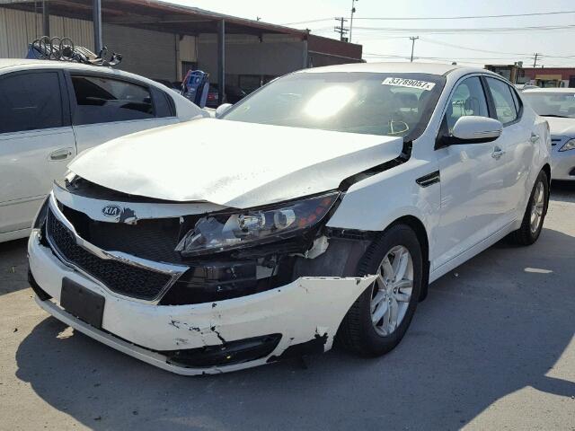 KNAGM4A74C5281715 - 2012 KIA OPTIMA LX WHITE photo 2