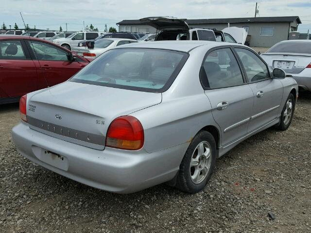 KMHWF35VXYA267596 - 2000 HYUNDAI SONATA GLS GRAY photo 4