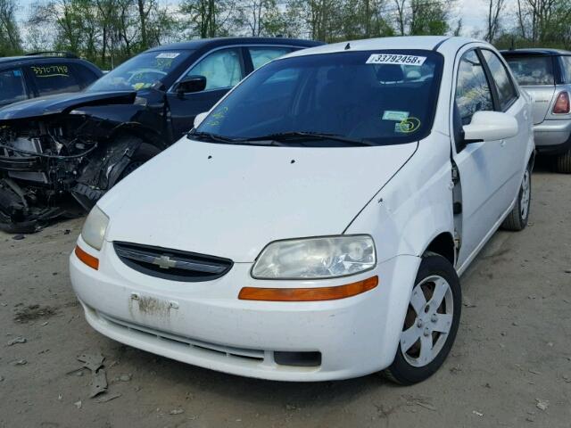 KL1TD56686B672306 - 2006 CHEVROLET AVEO BASE Ақ фото 2