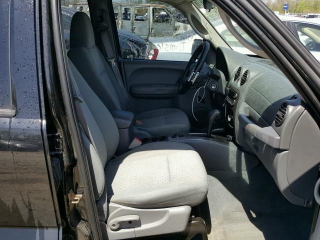 1J4GL38K15W726557 - 2005 JEEP LIBERTY RE BLACK photo 5