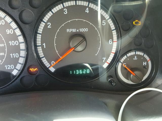 1J4GL38K15W726557 - 2005 JEEP LIBERTY RE BLACK photo 8