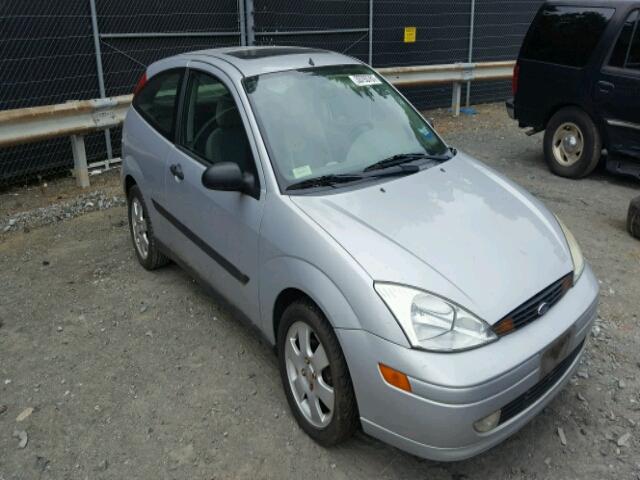 3FAFP31382R185813 - 2002 FORD FOCUS ZX3 SILVER photo 1