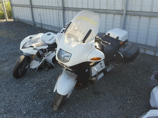 WB10418A2YZC69325 - 2000 BMW R1100 RT TWO TONE photo 2