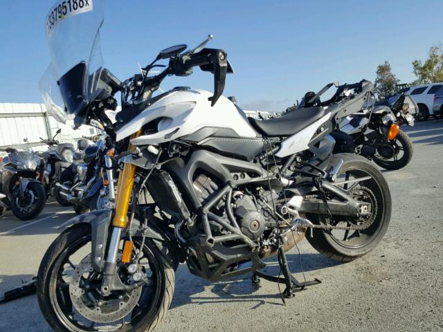 JYARN37Y8HA001159 - 2017 YAMAHA FJ09 C WHITE photo 2