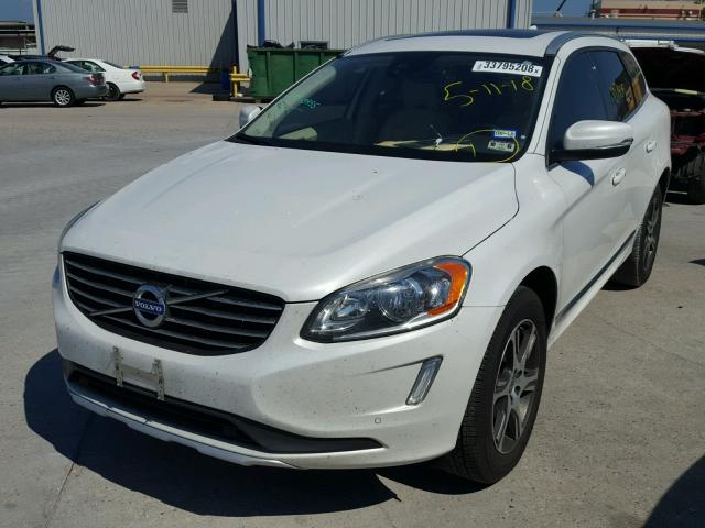 YV4902RK0F2637407 - 2015 VOLVO XC60 T6 WHITE photo 2