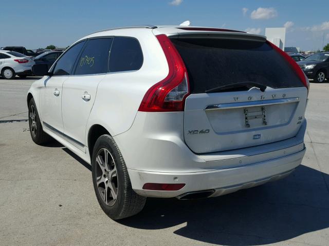 YV4902RK0F2637407 - 2015 VOLVO XC60 T6 WHITE photo 3