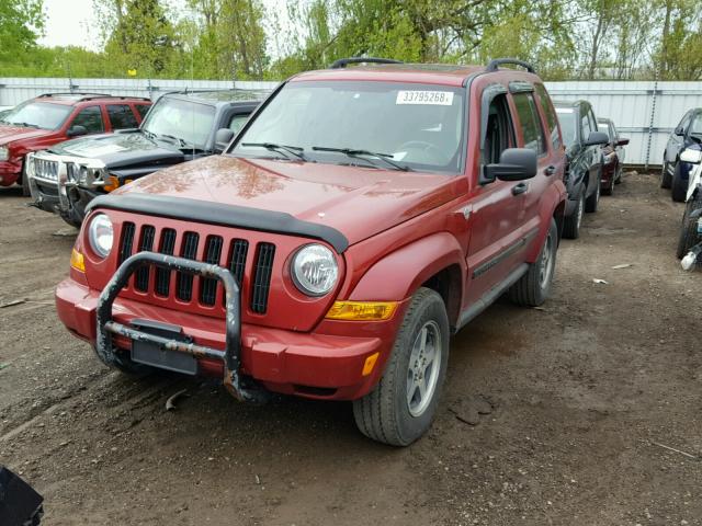 1J4GL38K45W688631 - 2005 JEEP LIBERTY RE RED photo 2