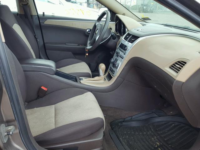 1G1ZB5EB2AF298633 - 2010 CHEVROLET MALIBU LS 棕色 照片 5