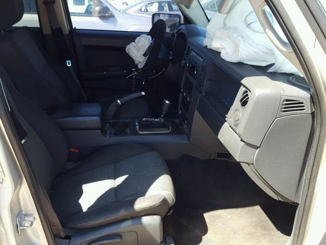 1J8HG48K89C509849 - 2009 JEEP COMMANDER SILVER photo 5