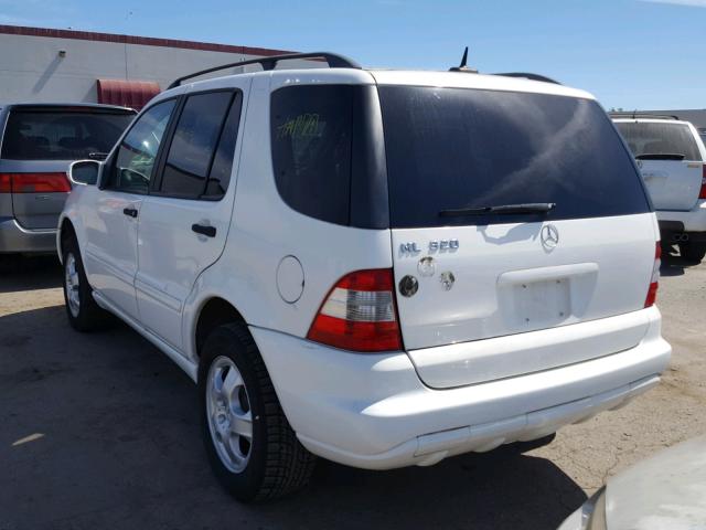 4JGAB54E82A331872 - 2002 MERCEDES-BENZ ML 320 WHITE photo 3