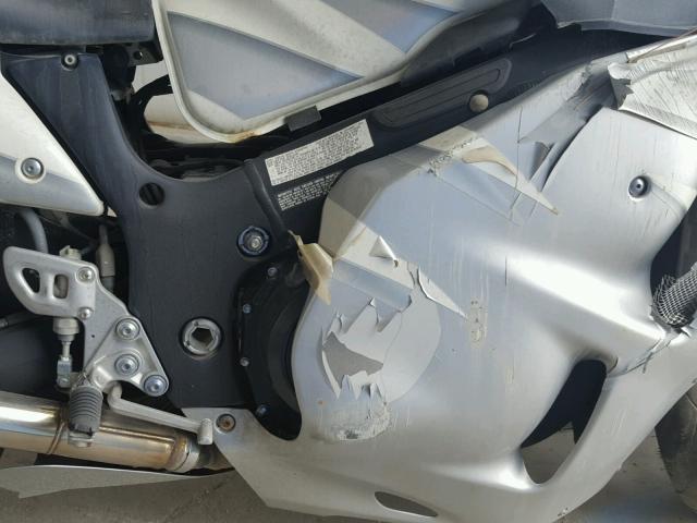 JS1GW71AX62114110 - 2006 SUZUKI GSX1300 WHITE photo 7