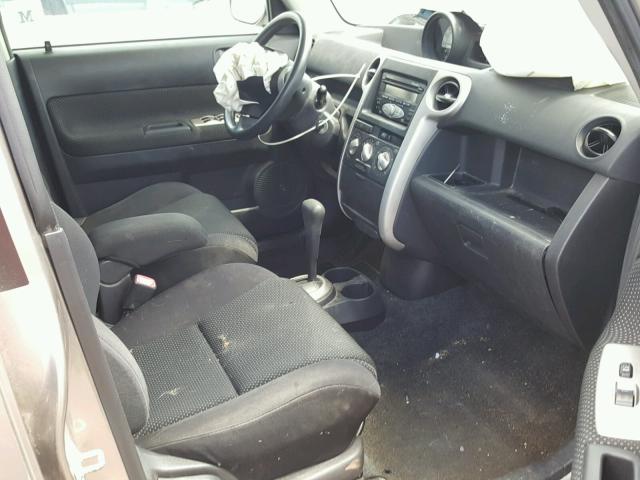 JTLKT324X64034146 - 2006 TOYOTA SCION XB SILVER photo 5