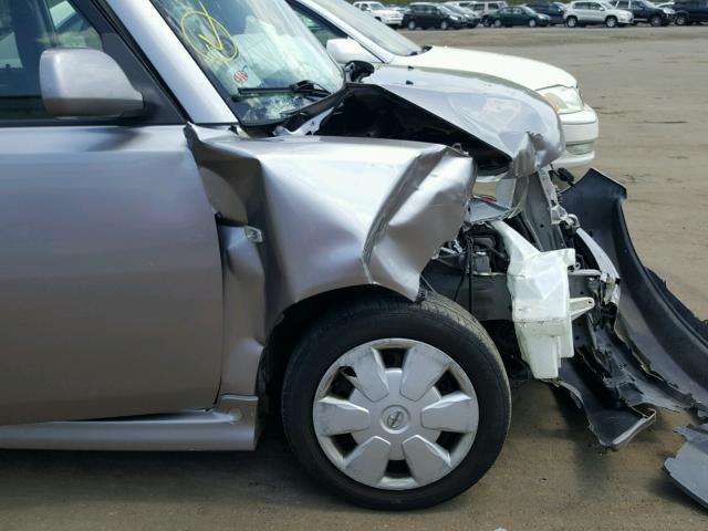 JTLKT324X64034146 - 2006 TOYOTA SCION XB SILVER photo 9