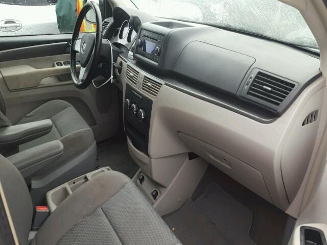 2V8HW44129R544020 - 2009 VOLKSWAGEN ROUTAN S SILVER photo 5