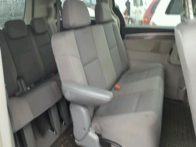 2V8HW44129R544020 - 2009 VOLKSWAGEN ROUTAN S SILVER photo 6