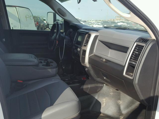 3C6UR5HLXHG726725 - 2017 RAM 2500 ST WHITE photo 5